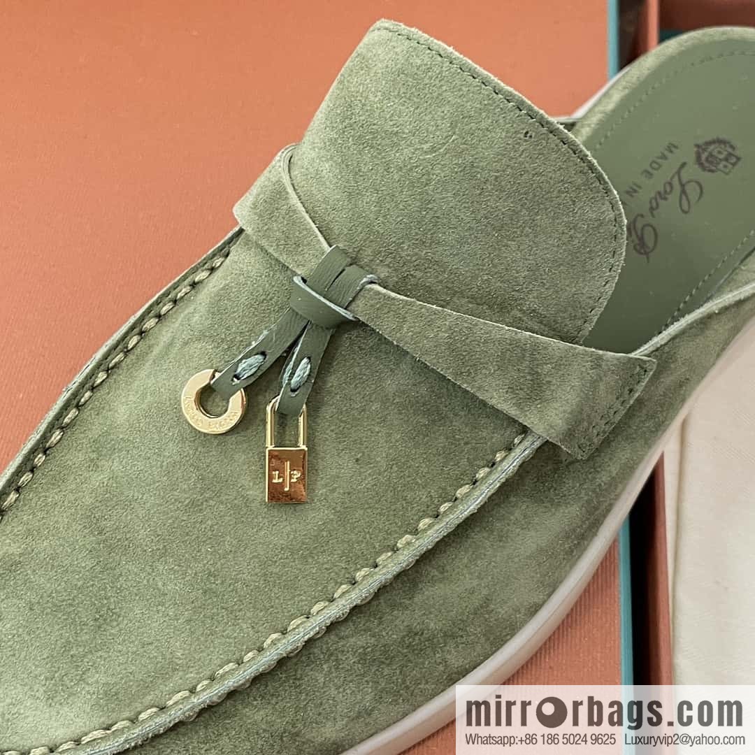 𝐋𝐨𝐫𝐨 𝐏𝐢𝐚𝐧𝐚|| Mueller half shoes, green tea