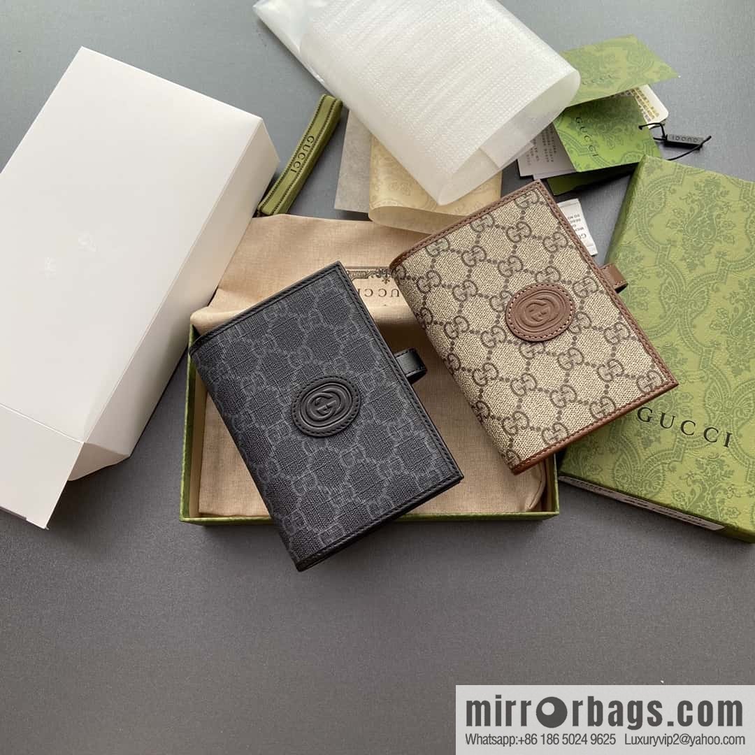 GUCCI G Home Decoration Interlocking Double G Label Passport Holder 724562