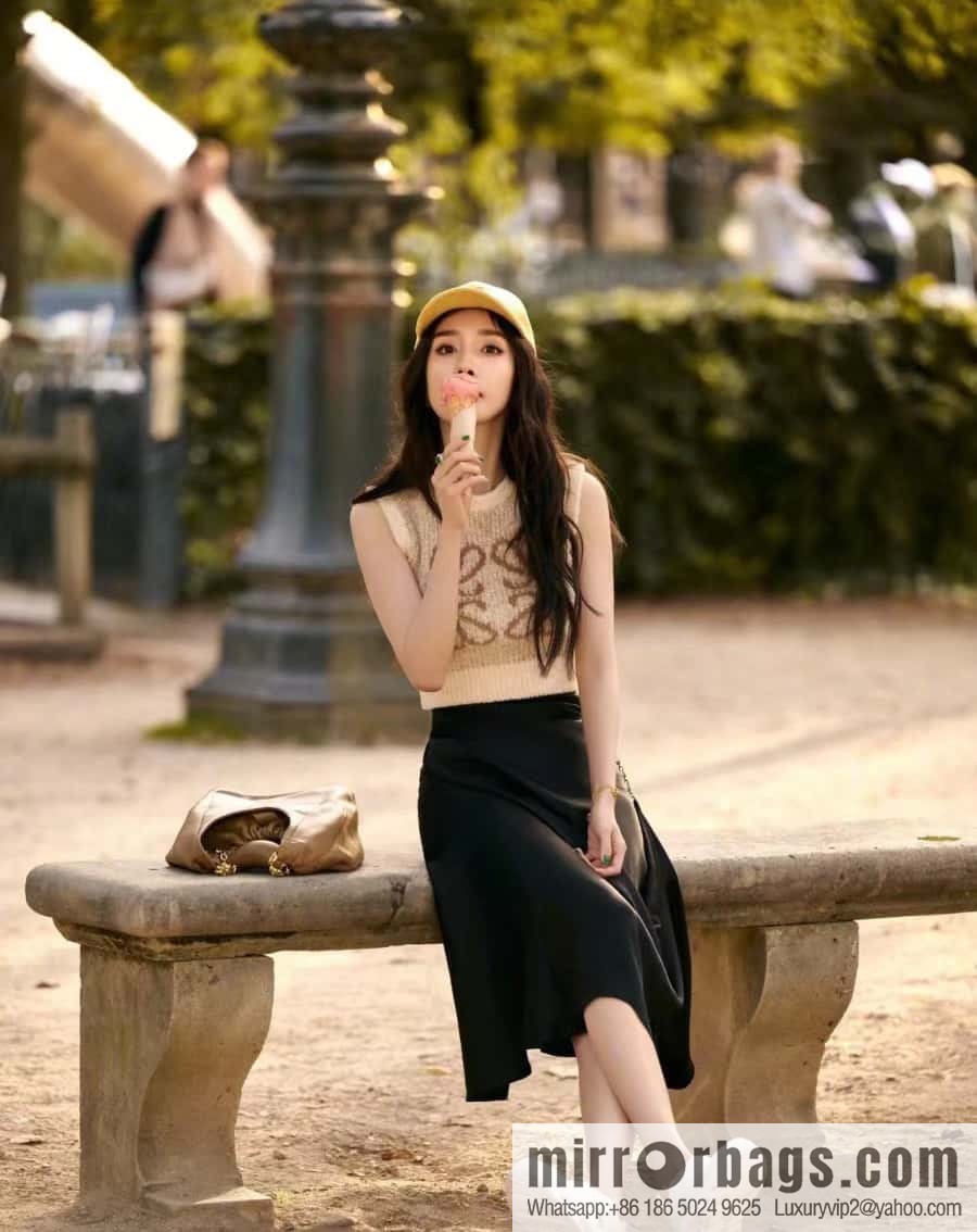 LOEWE Squeezed Underarm Bag 0701 Oak Brown 29.5CM