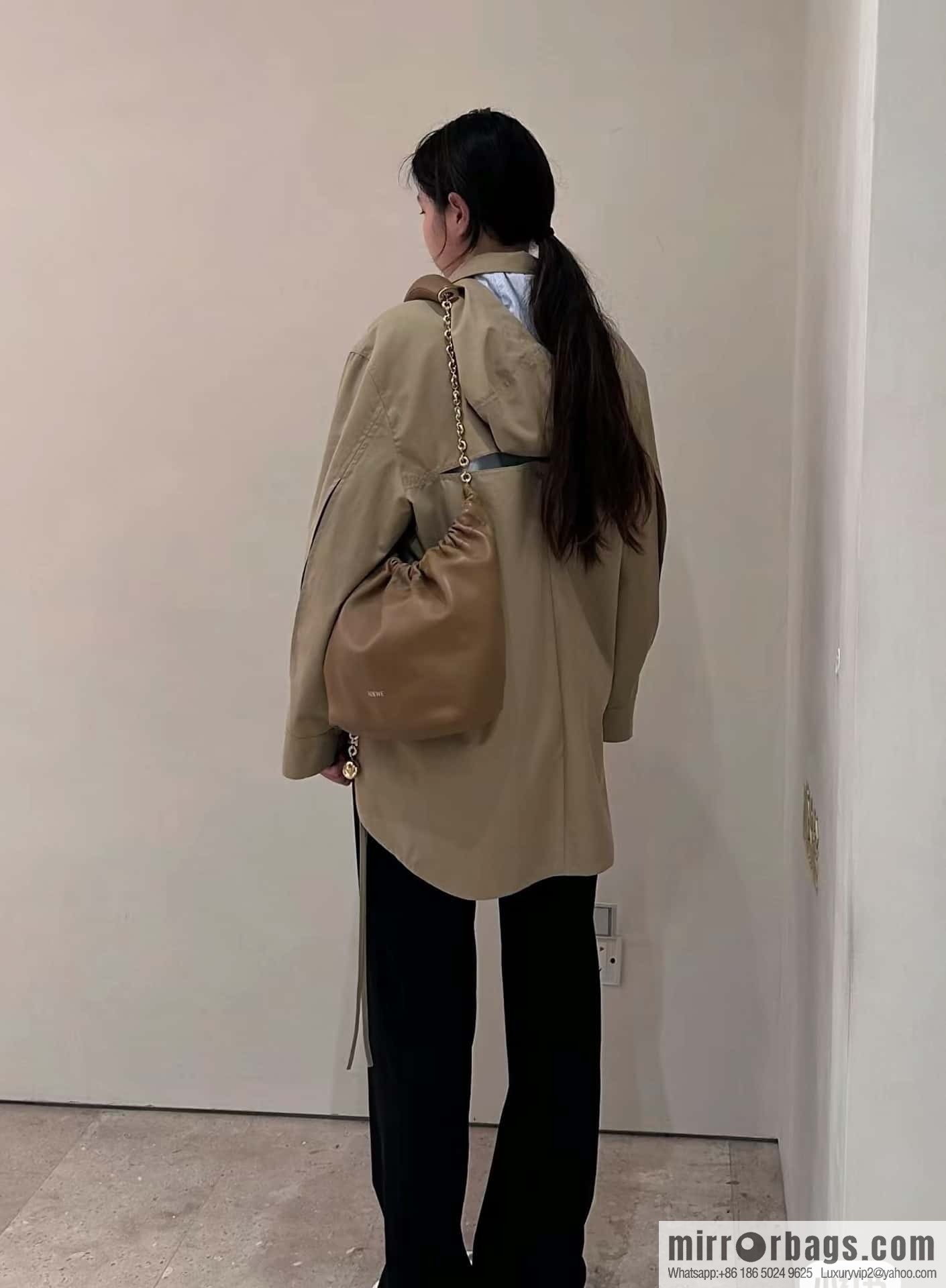 LOEWE Squeezed Underarm Bag 0701 Oak Brown 29.5CM