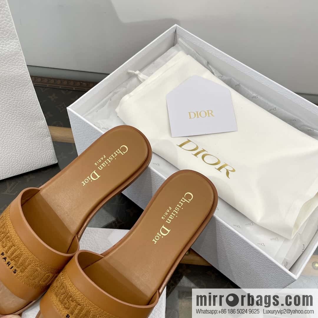 DIOR spring and summer new leather embroidered flat-bottomed slippers series