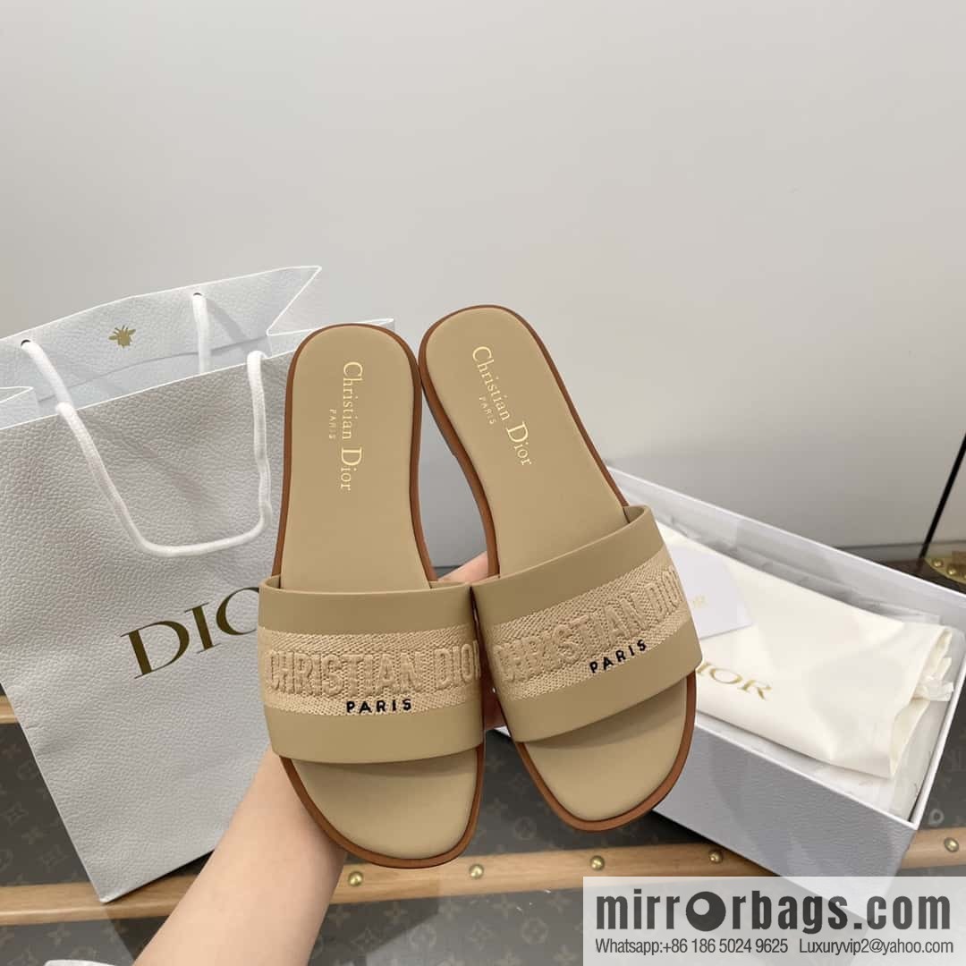 DIOR spring and summer new leather embroidered flat-bottomed slippers series