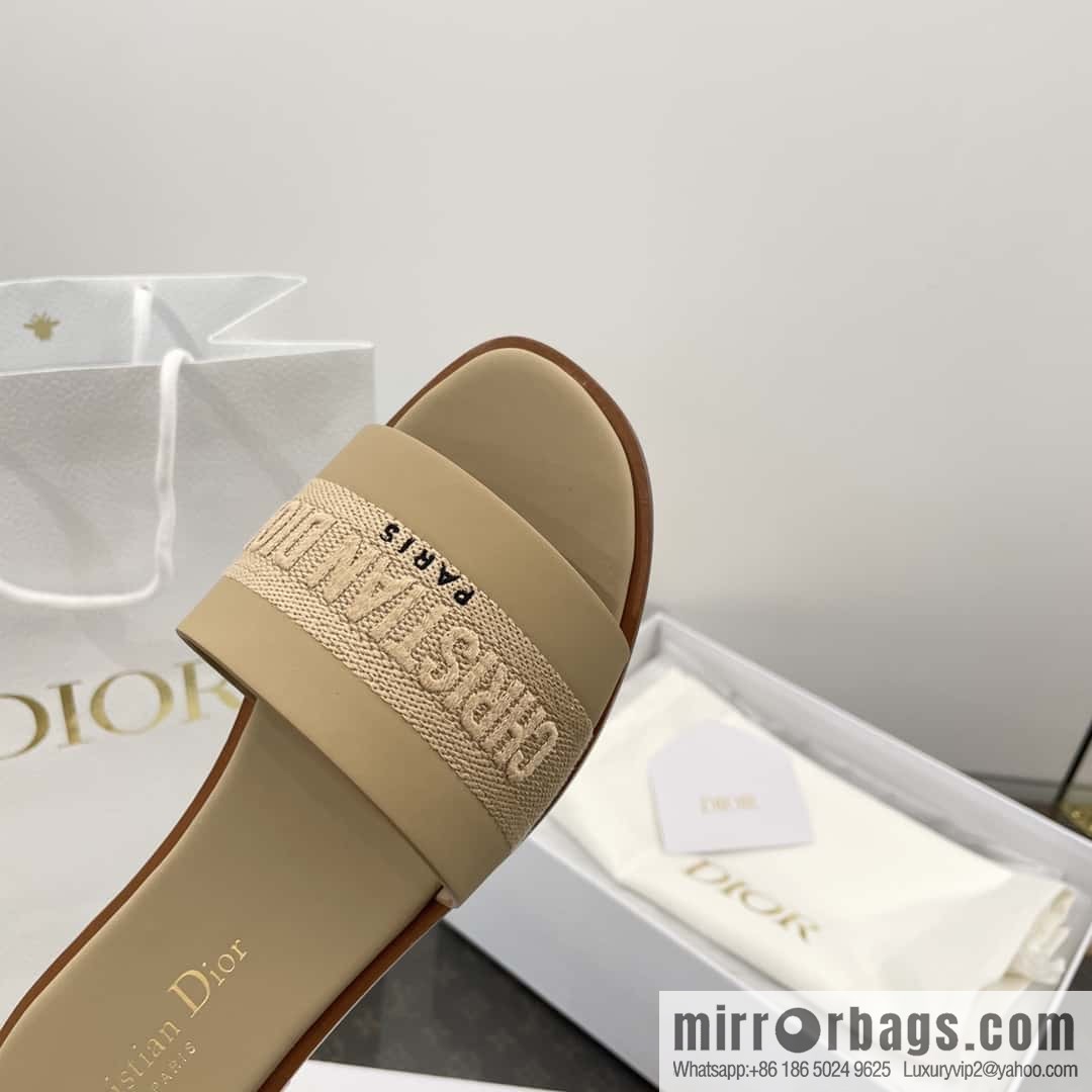 DIOR spring and summer new leather embroidered flat-bottomed slippers series
