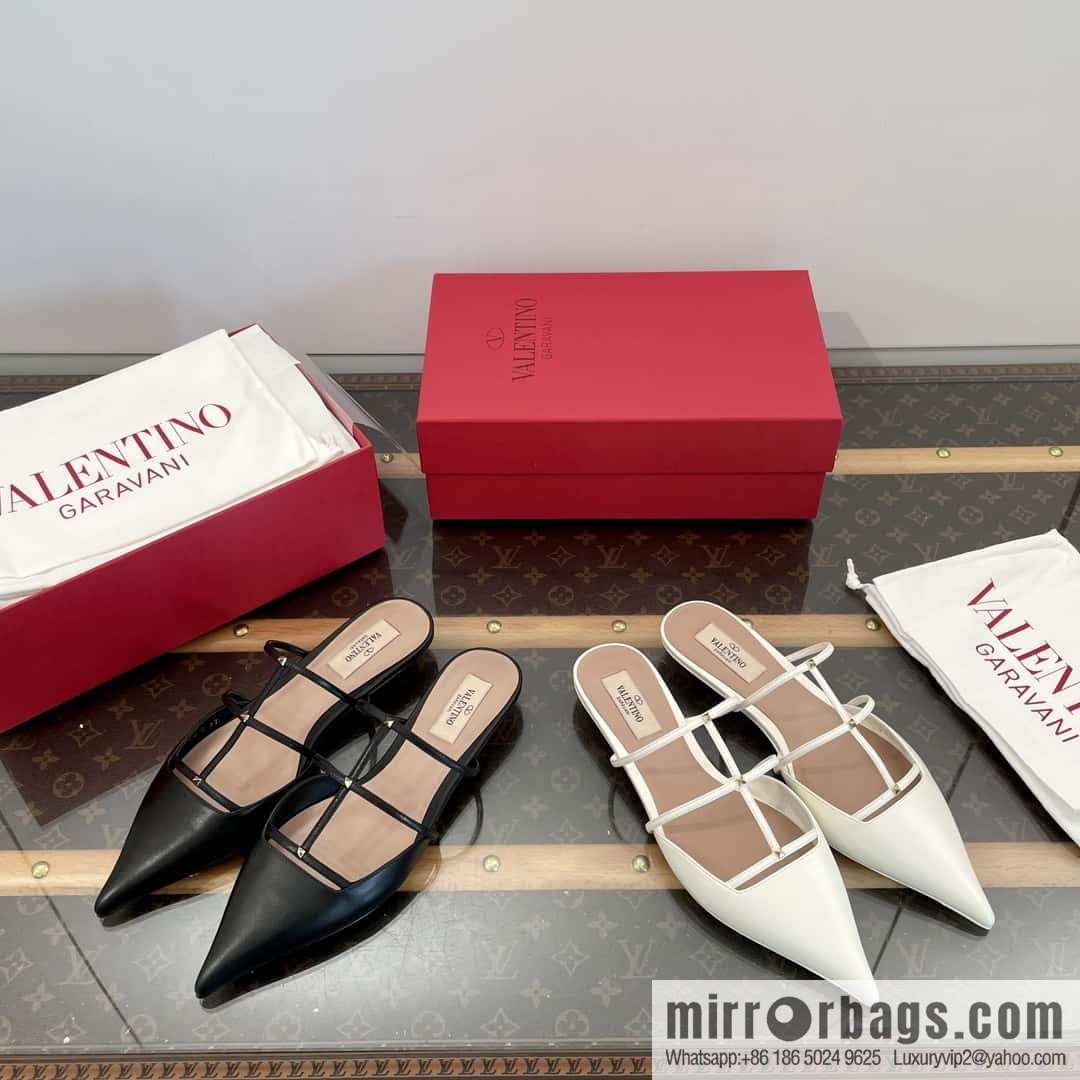 𝐕𝐚𝐥𝐞𝐧𝐭𝐢𝐧𝐨 Warren Newest pointy straps, kitten heels, muller sandals, slippers