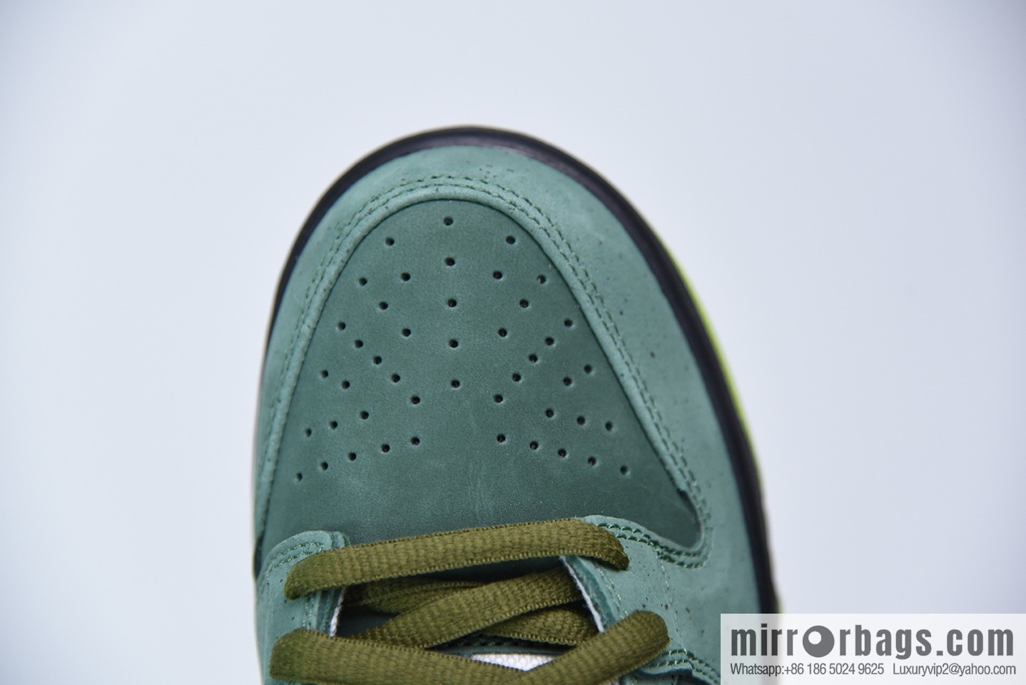 Concepts x Nike SB Dunk Low Green Lobster Unisex The same sneakers item number: BV1310-337