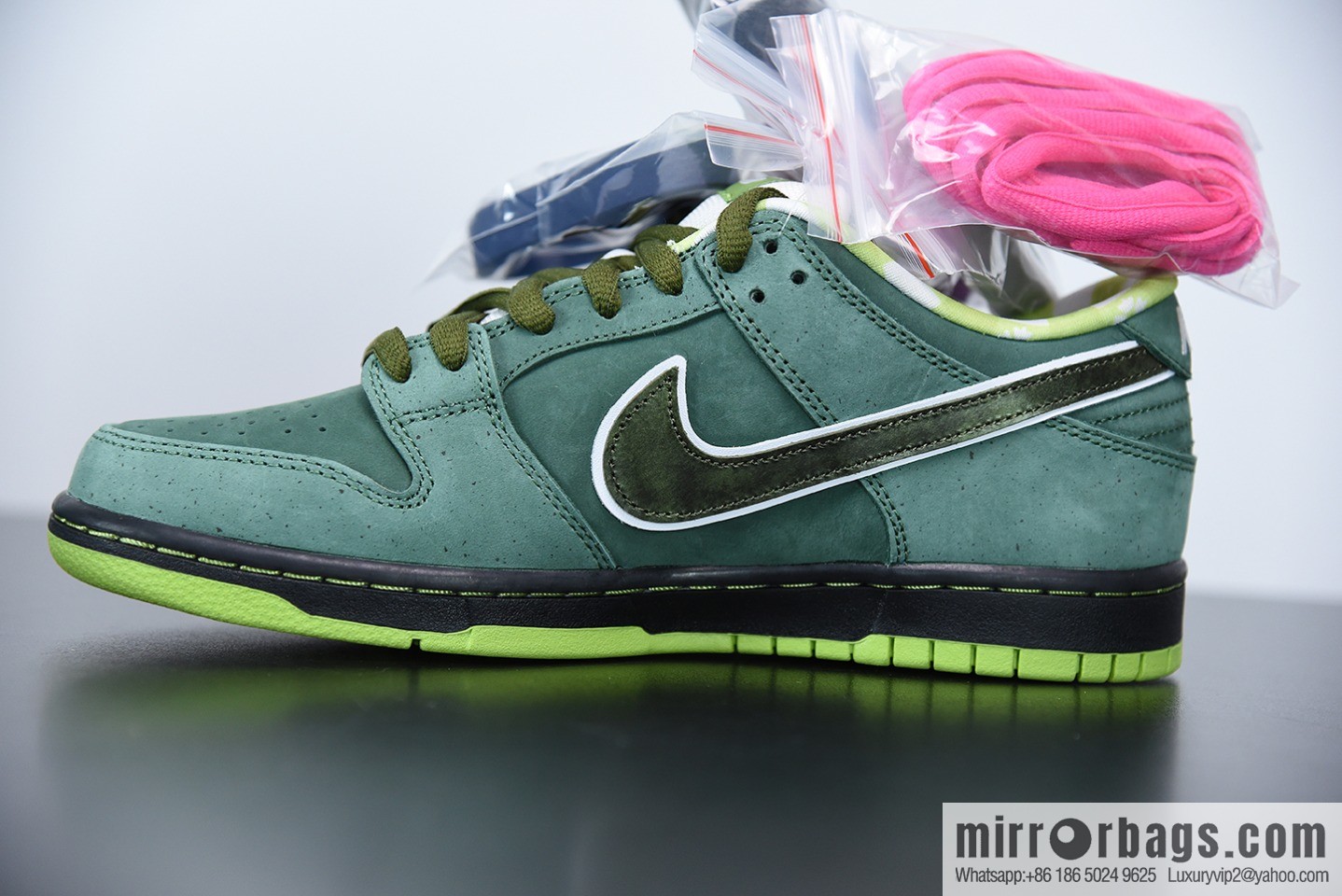 Concepts x Nike SB Dunk Low Green Lobster Unisex The same sneakers item number: BV1310-337