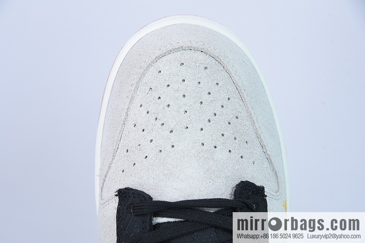 H03G5 pure original version Nk SB Dunk Low CNY Year of the Tiger black yellow tiger pattern SB dunk series Vintage low-top board shoes, item number: DQ5351-001