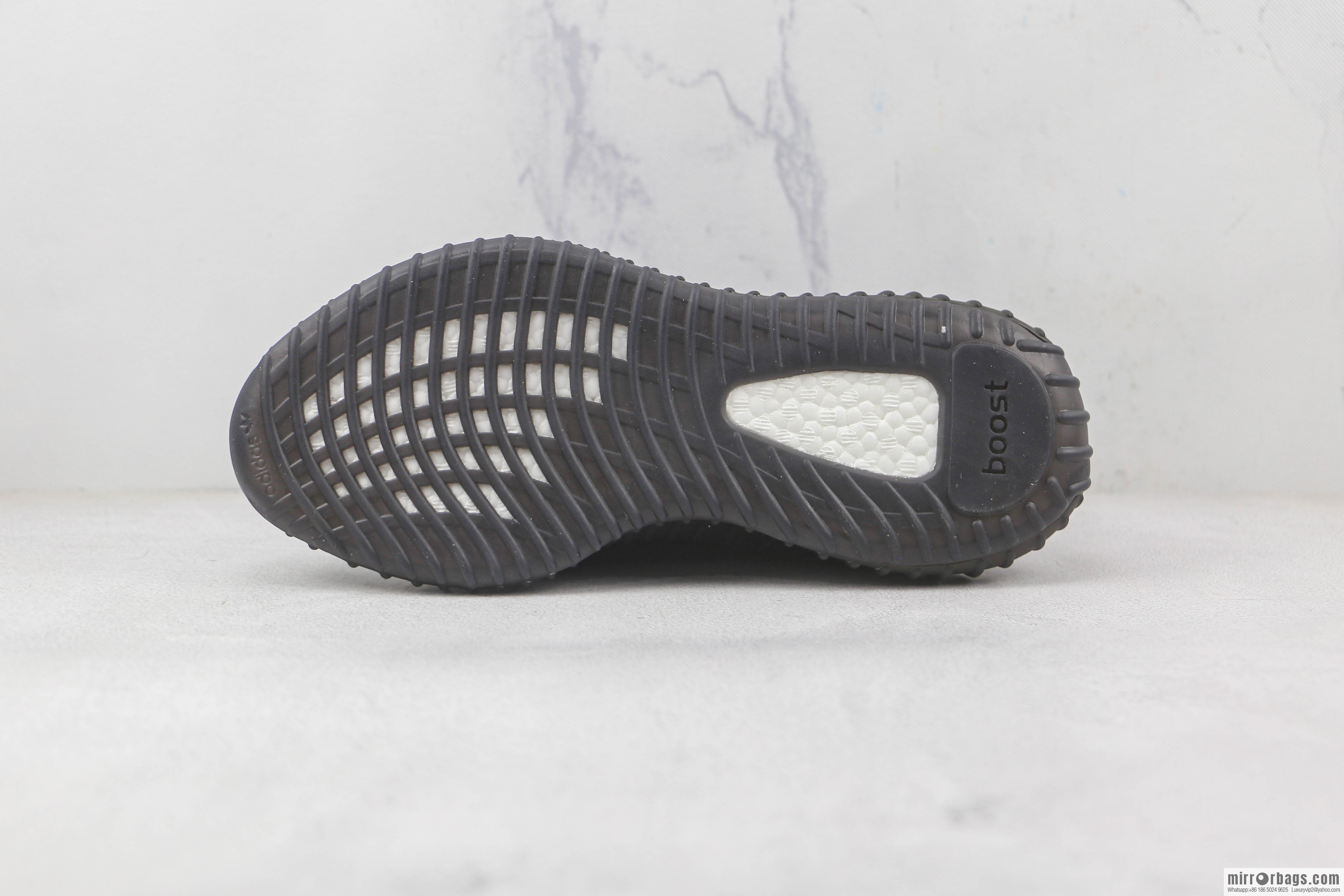Yeezy 350 Boost V2 coconut 350 second generation popcorn new black and blue color scheme