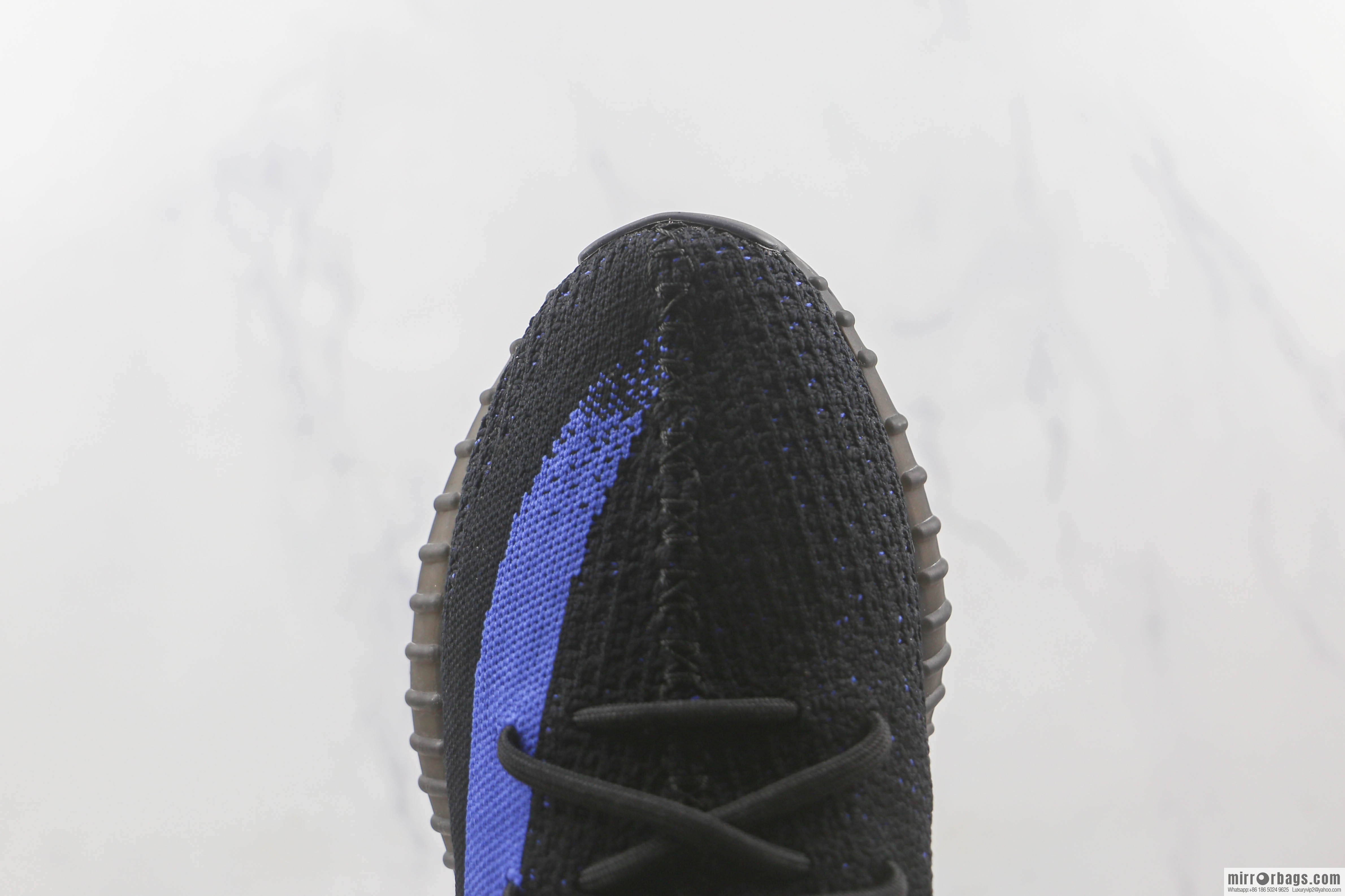 Yeezy 350 Boost V2 coconut 350 second generation popcorn new black and blue color scheme