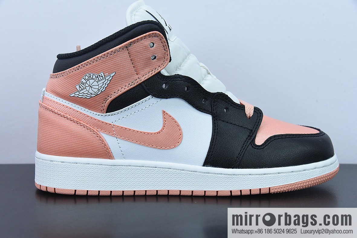 Air Jordan 1 Mid black and white powder aj1 middle help series item number: DM9077-108SIZE