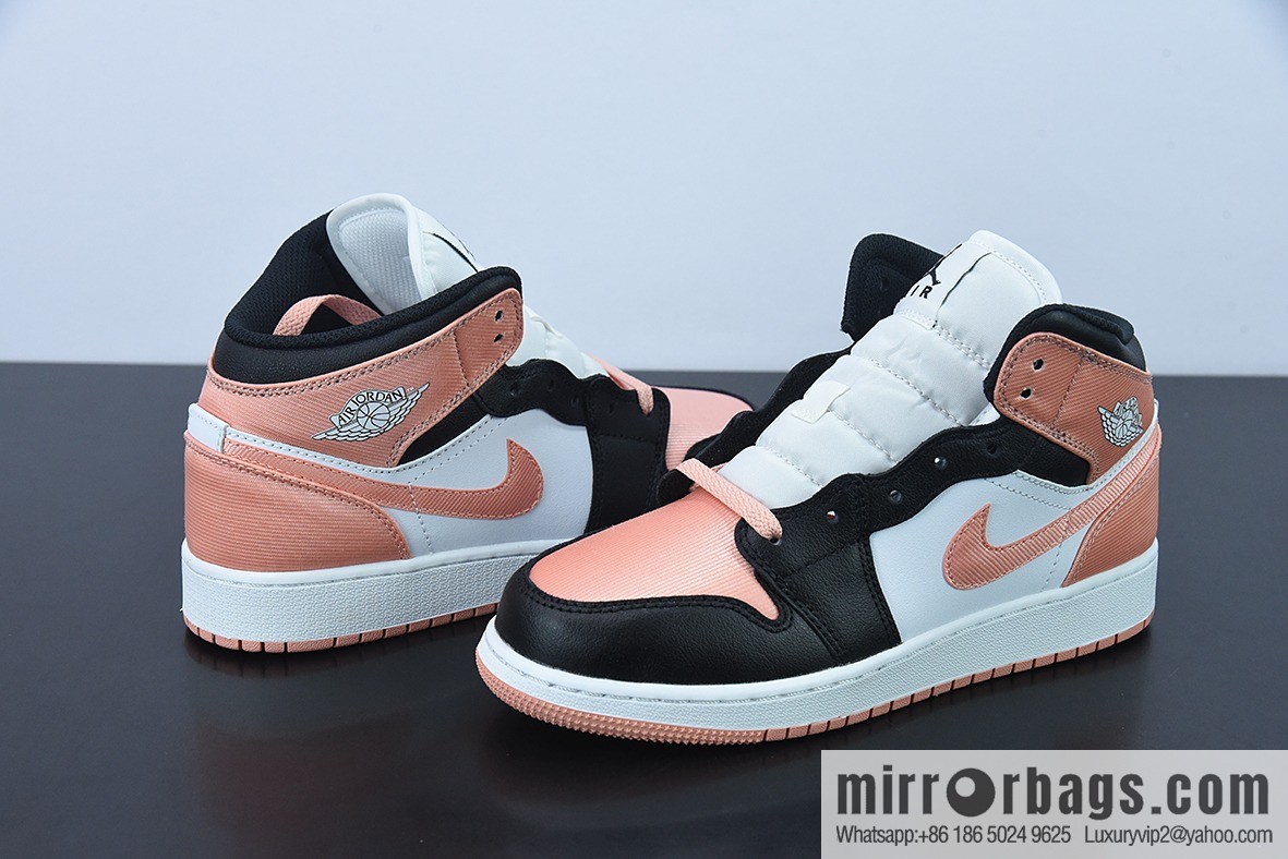 Air Jordan 1 Mid black and white powder aj1 middle help series item number: DM9077-108SIZE