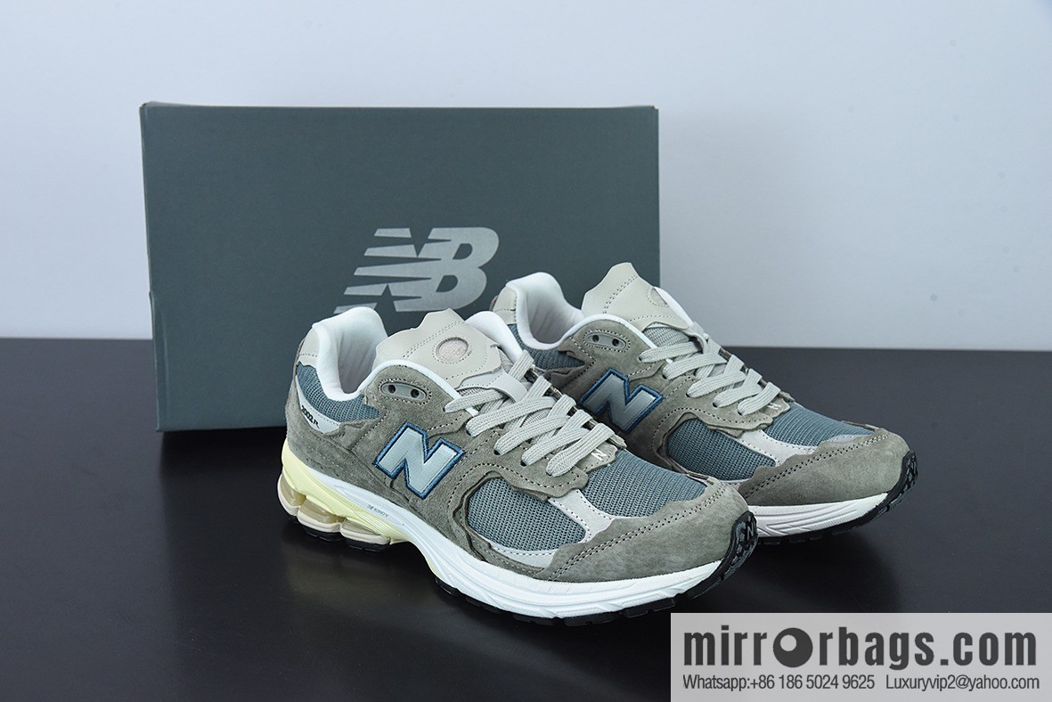 New Balance 2002 Vintage Casual Running Shoes M2002RDD