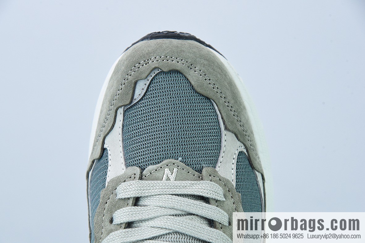 New Balance 2002 Vintage Casual Running Shoes M2002RDD