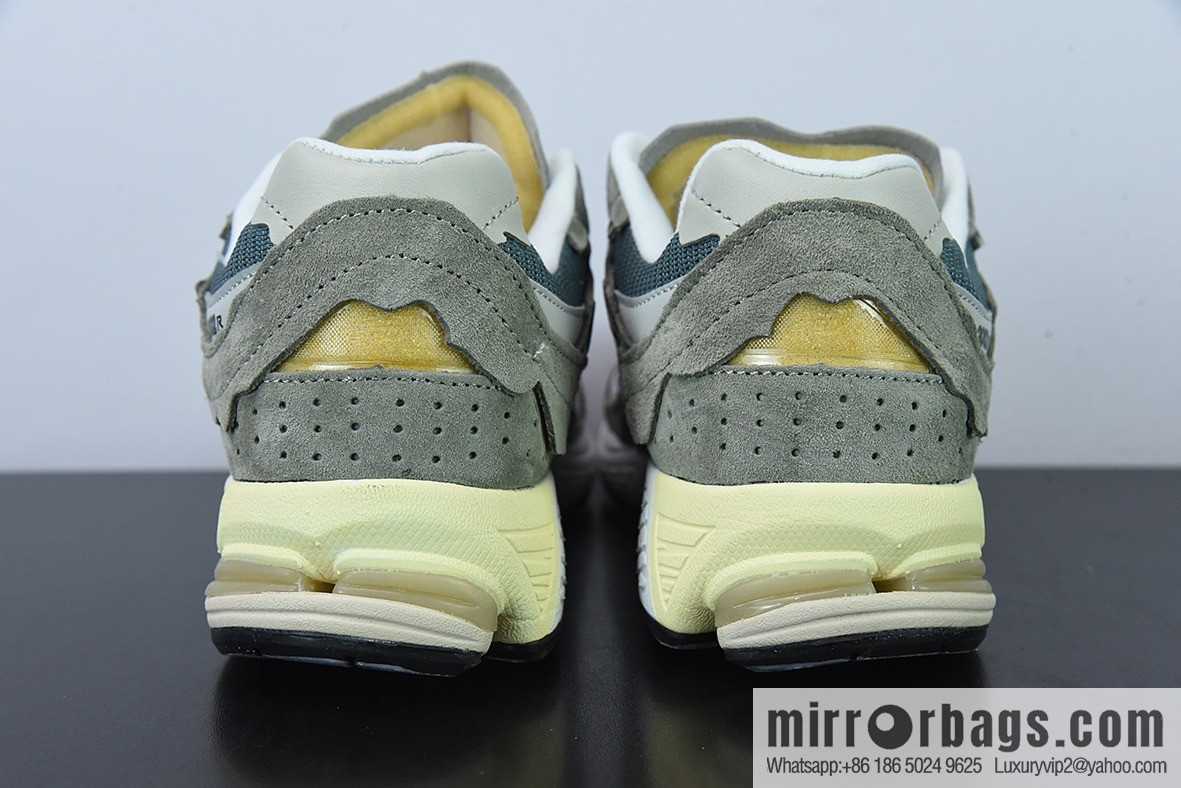 New Balance 2002 Vintage Casual Running Shoes M2002RDD