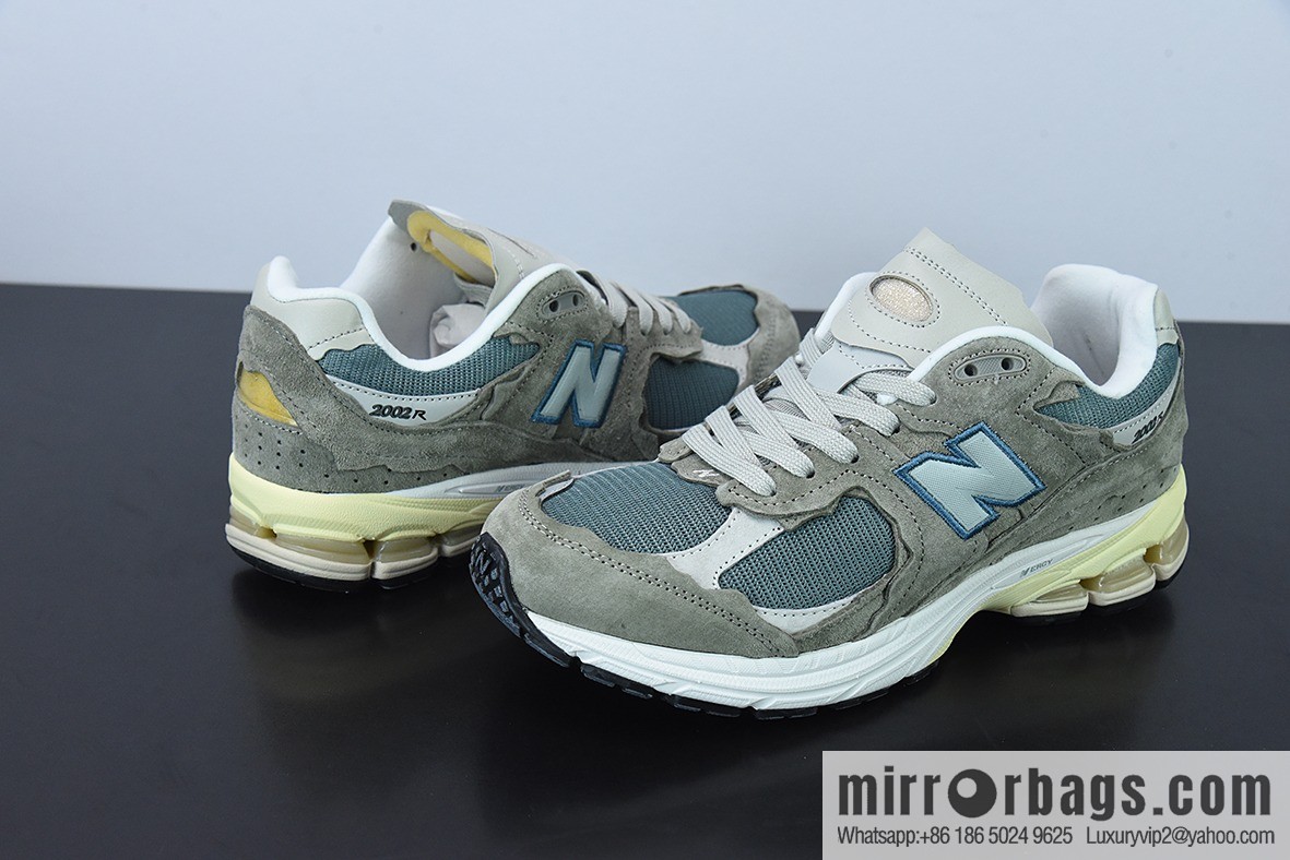New Balance 2002 Vintage Casual Running Shoes M2002RDD