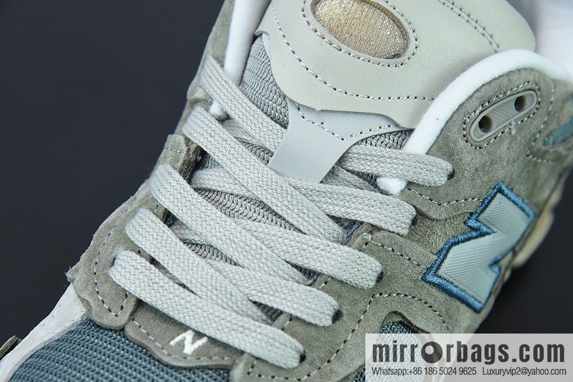 New Balance 2002 Vintage Casual Running Shoes M2002RDD