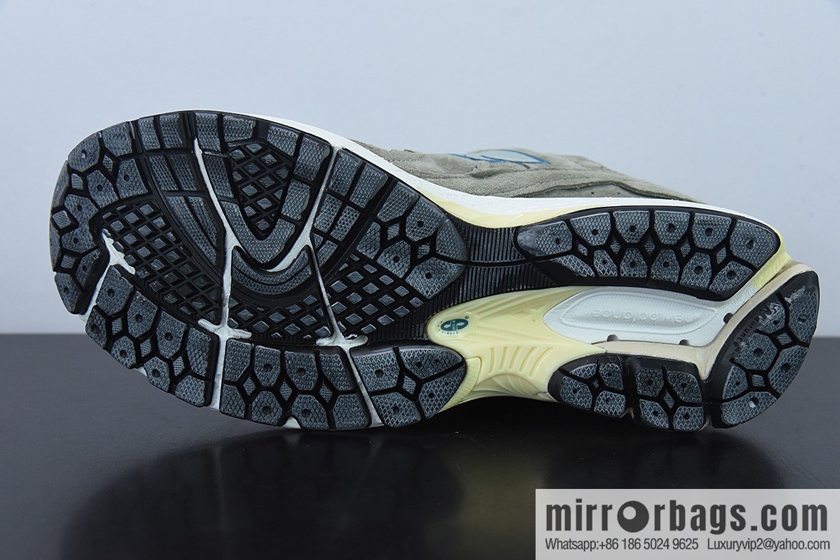 New Balance 2002 Vintage Casual Running Shoes M2002RDD