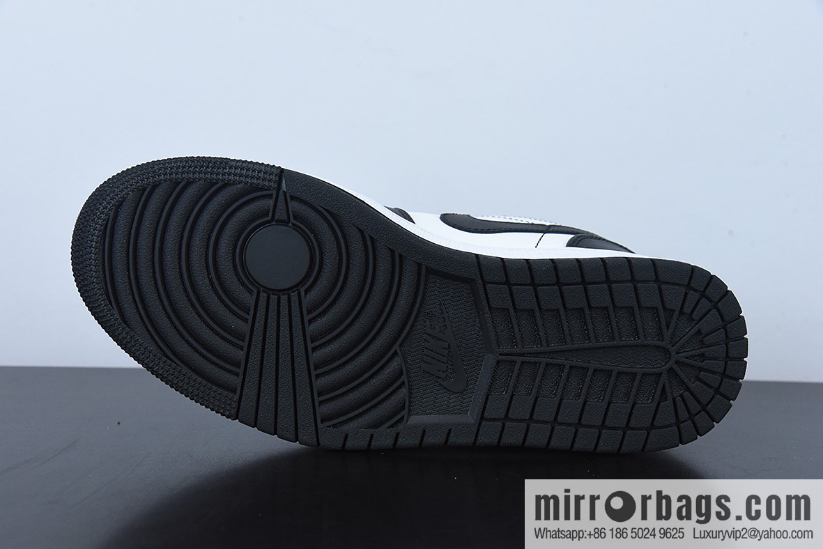 Air Jordan aj1 AJ1 Jordan 1 generation Joe 1 low-top series Air Jordan 1 Low holographic projection, black and white colorful, item number: DR9497-001