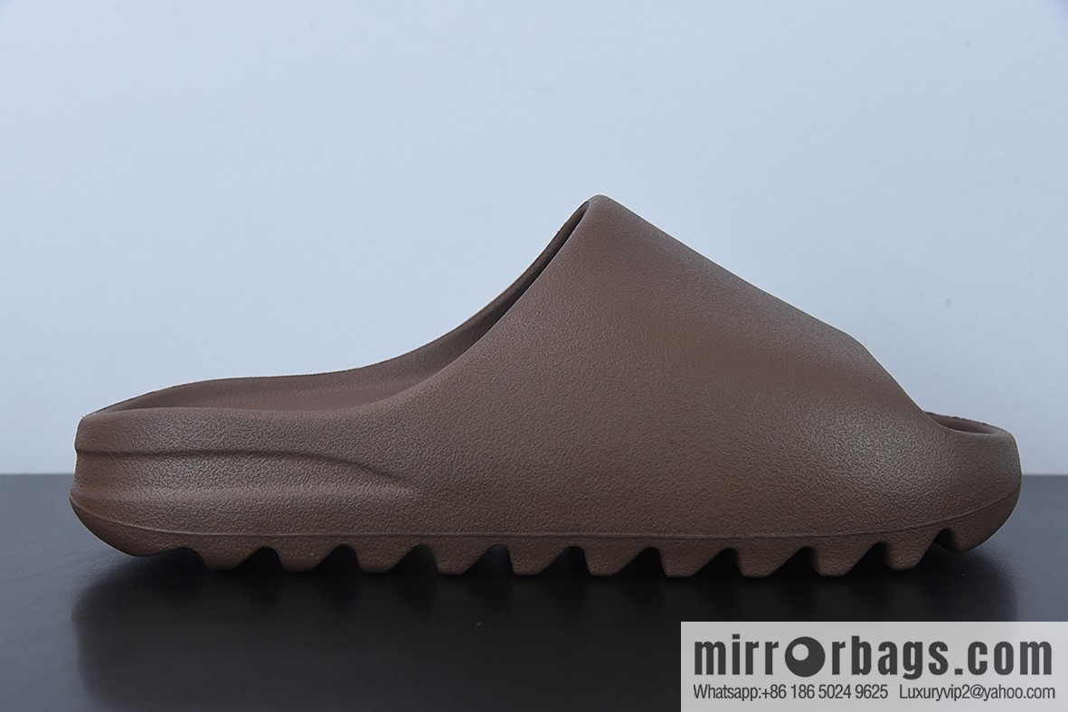 H06N2 Pure YEZY SLIDE Coconut Slippers Brown Bite Flower, Item No. GX6141
