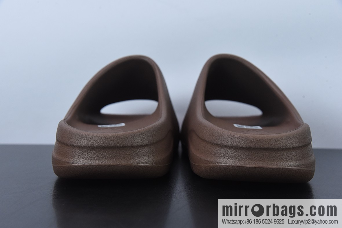H06N2 Pure YEZY SLIDE Coconut Slippers Brown Bite Flower, Item No. GX6141