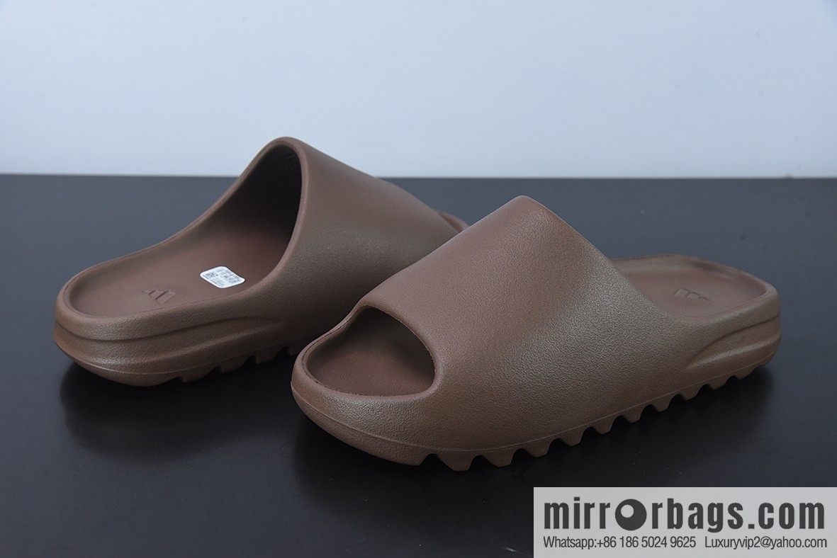 H06N2 Pure YEZY SLIDE Coconut Slippers Brown Bite Flower, Item No. GX6141