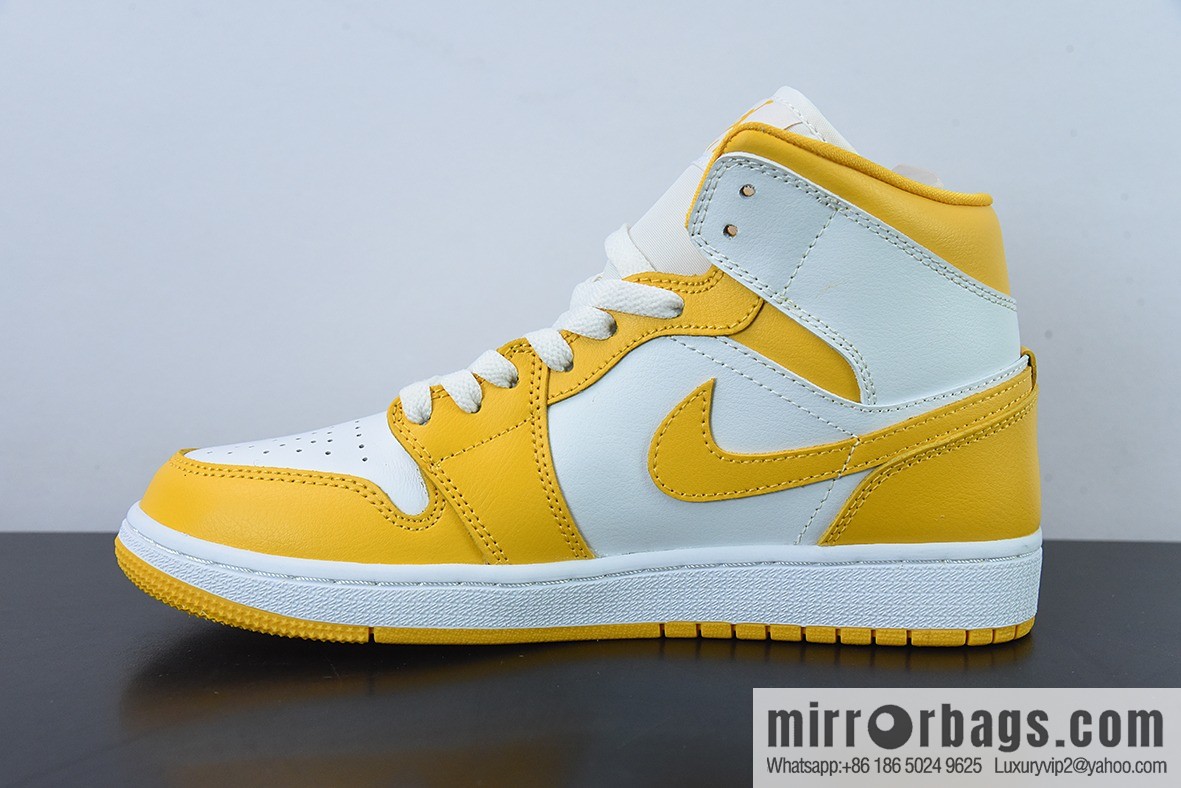 Air Jordan 1 Mid white and yellow, the same basketball shoes as Unisex in the middle series, item number: BQ6472-117