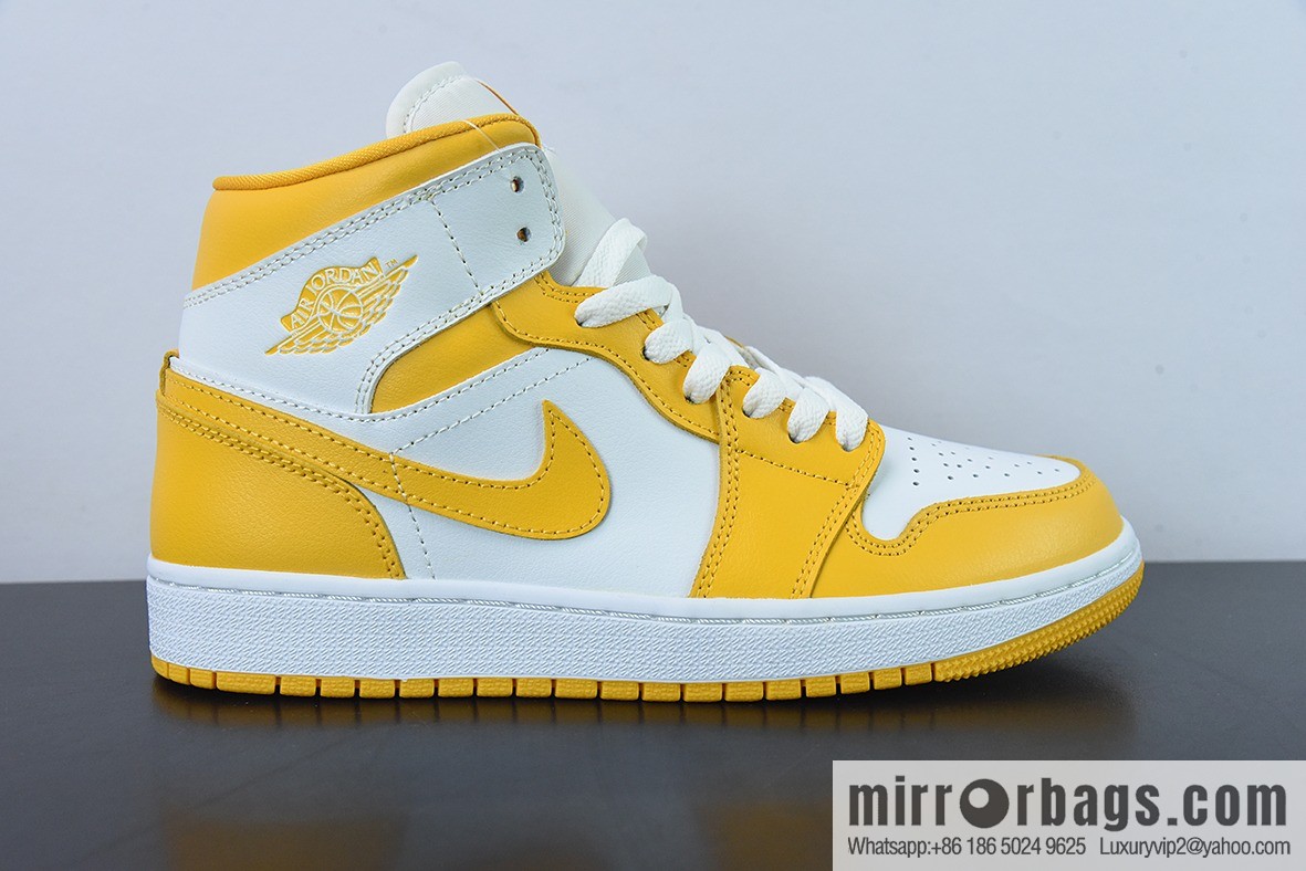 Air Jordan 1 Mid white and yellow, the same basketball shoes as Unisex in the middle series, item number: BQ6472-117