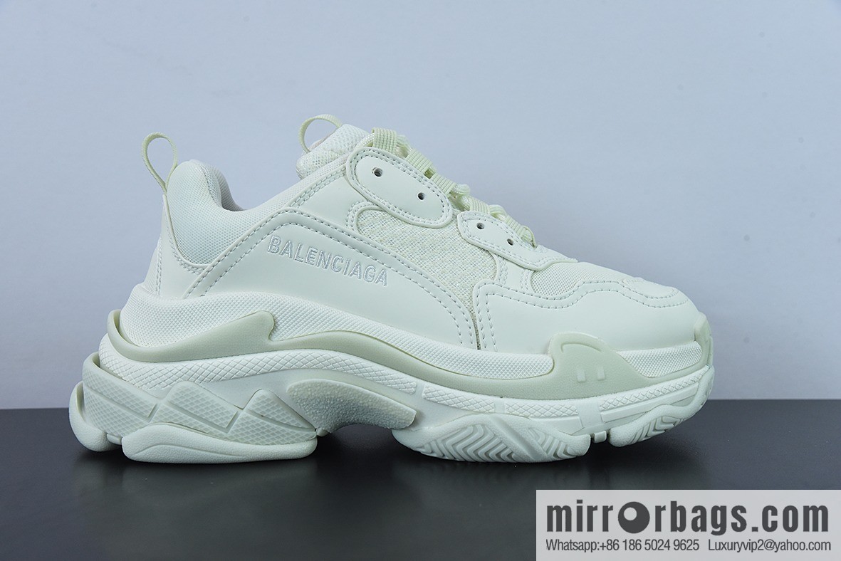 Balenciaga Triple S Daddy Shoes, Balenciaga sneakers Balenciaga luminous