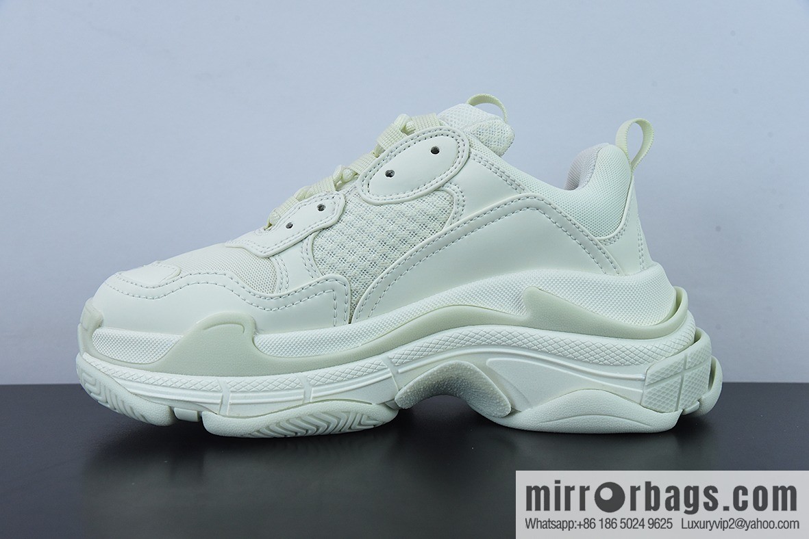 Balenciaga Triple S Daddy Shoes, Balenciaga sneakers Balenciaga luminous