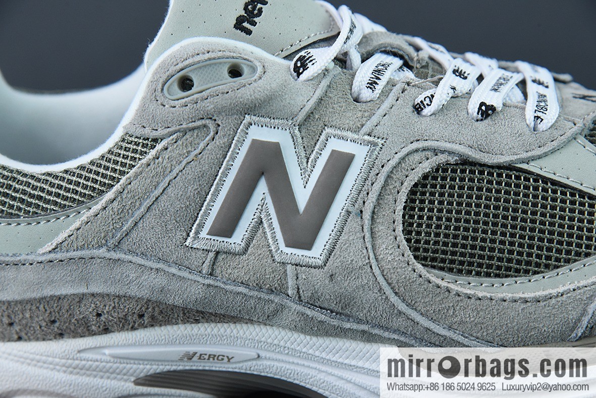 New Balance ML2002 Series Vintage Daddy Style Unisex Casual Shoes Couple Versatile Jogging Shoes Sports Men's Shoes Women's Shoes ML2002RV