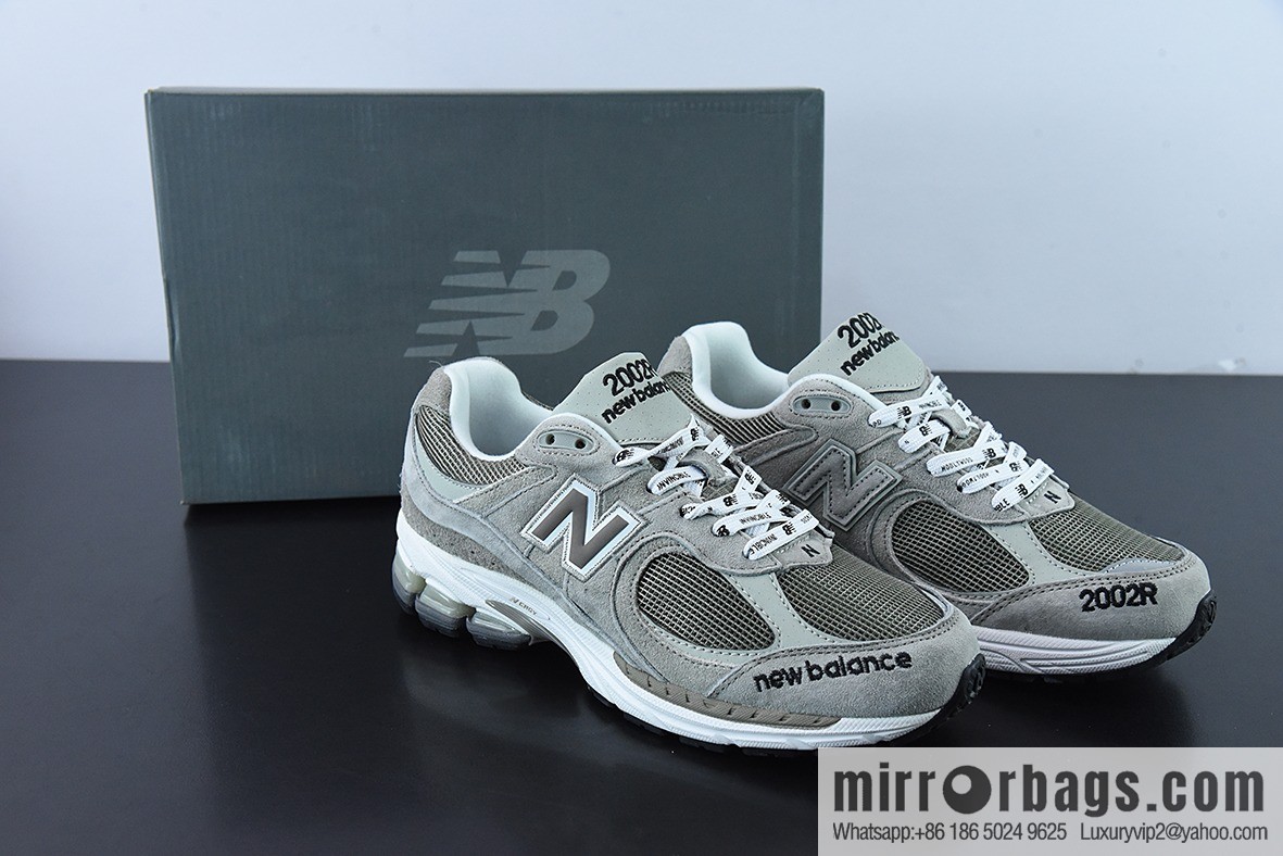 New Balance ML2002 Series Vintage Daddy Style Unisex Casual Shoes Couple Versatile Jogging Shoes Sports Men's Shoes Women's Shoes ML2002RV