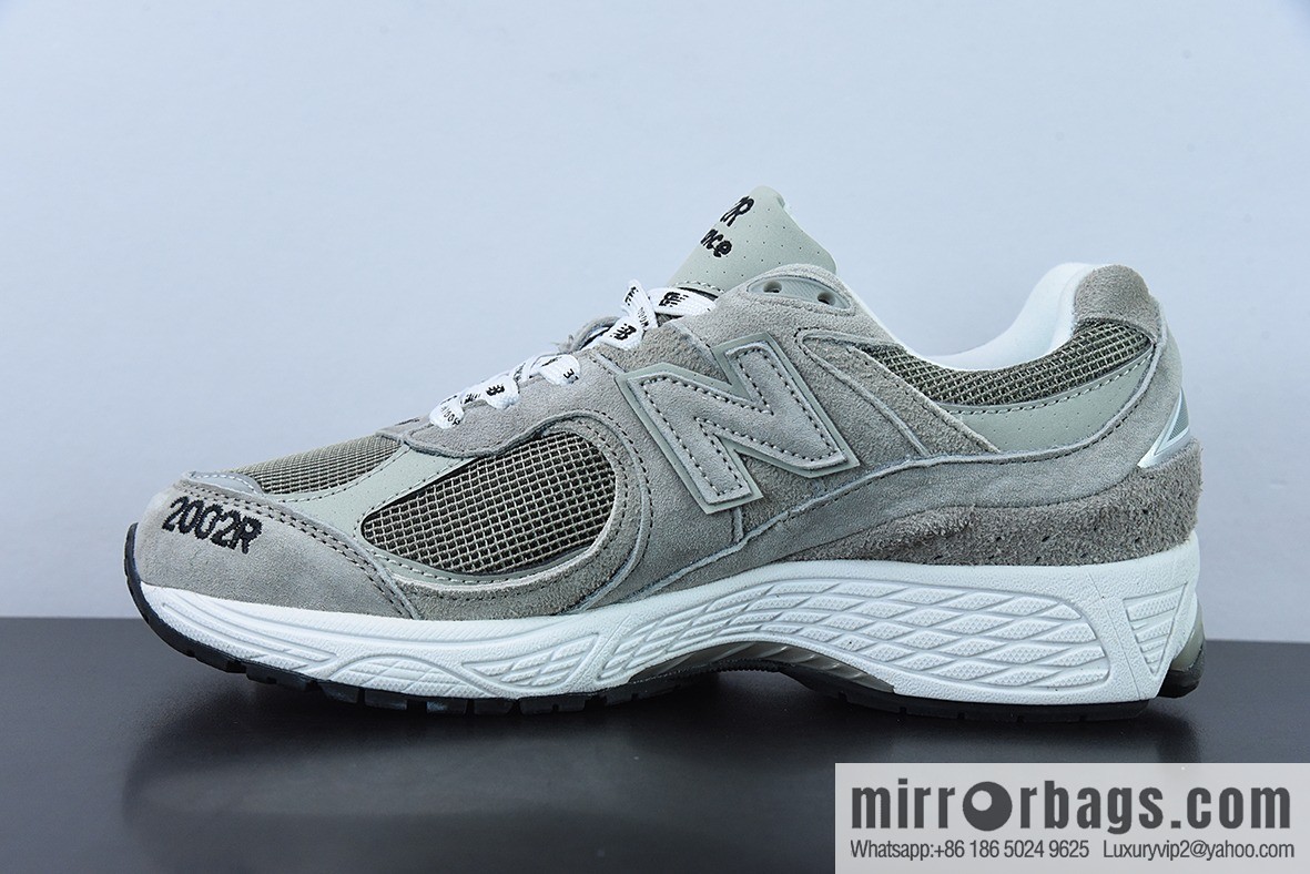 New Balance ML2002 Series Vintage Daddy Style Unisex Casual Shoes Couple Versatile Jogging Shoes Sports Men's Shoes Women's Shoes ML2002RV