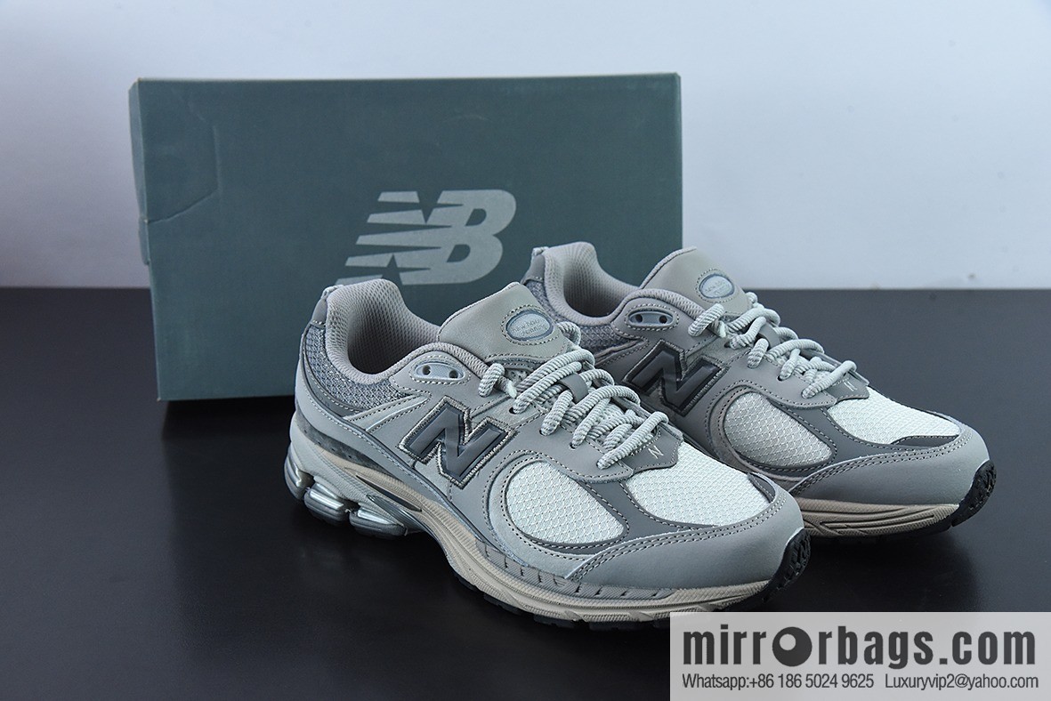 New Balance ML2002 Series Vintage Daddy Style Unisex Casual Shoes Couple Versatile Jogging Shoes Sports Men's Shoes Women's Shoes M2002RVC