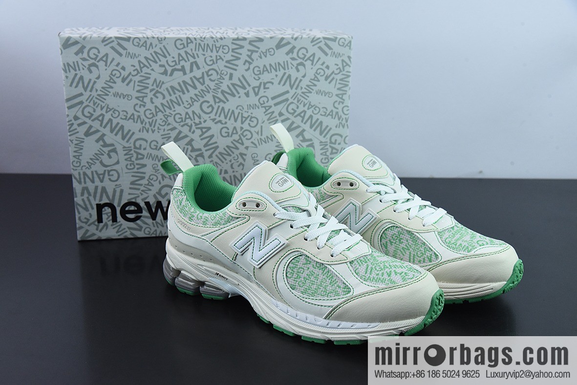 New Balance ML2002 Series Vintage Daddy Style Unisex Casual Shoes Couple Versatile Jogging Shoes Sports Men's Shoes Women's Shoes M2002RGC