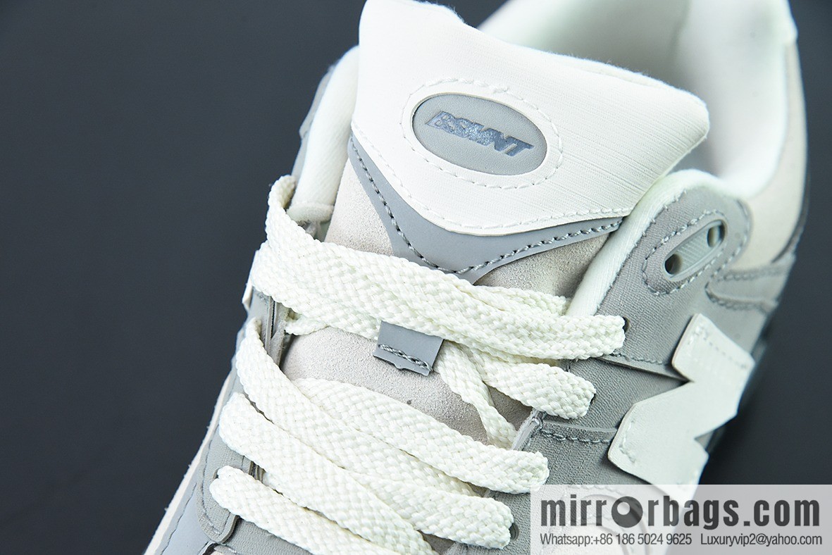 New Balance ML2002 Series Vintage Daddy Style Unisex Casual Shoes Couple Versatile Jogging Shoes Sports Men's Shoes Women's Shoes ML2002RBA