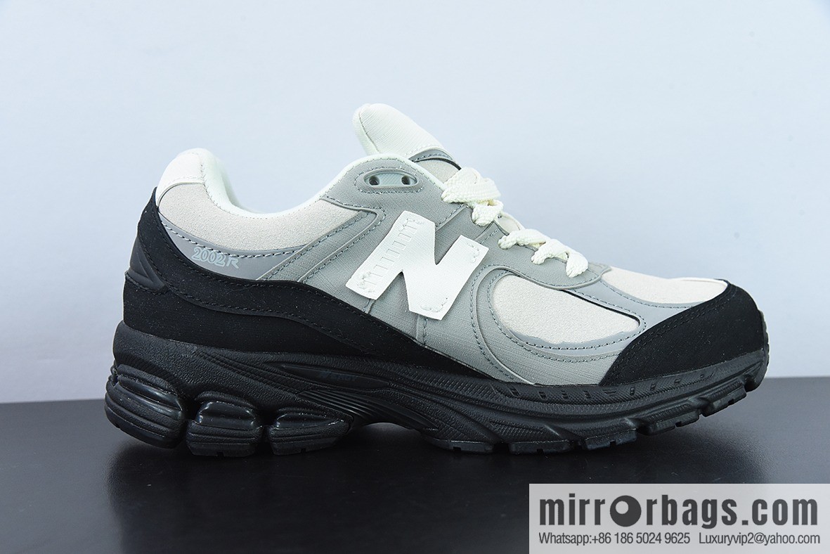 New Balance ML2002 Series Vintage Daddy Style Unisex Casual Shoes Couple Versatile Jogging Shoes Sports Men's Shoes Women's Shoes ML2002RBA