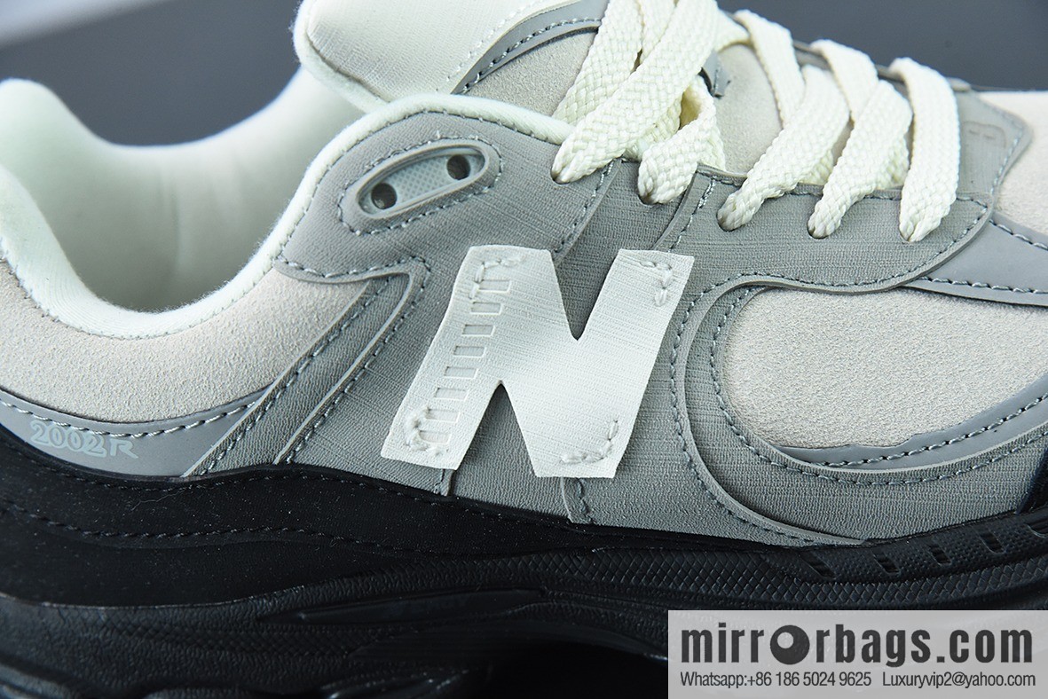 New Balance ML2002 Series Vintage Daddy Style Unisex Casual Shoes Couple Versatile Jogging Shoes Sports Men's Shoes Women's Shoes ML2002RBA