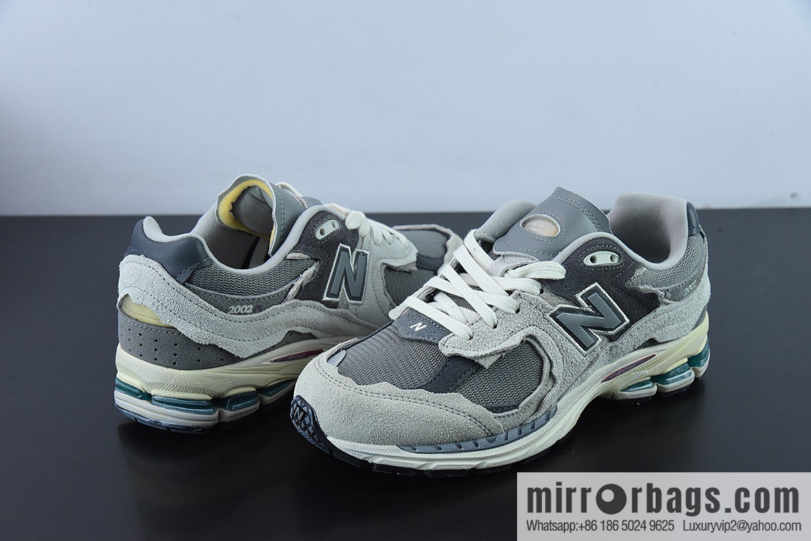 New Balance ML2002 Series Vintage Daddy Style Unisex Casual Shoes Couple Versatile Jogging Shoes Sports Men's Shoes Women's Shoes M2002RDA