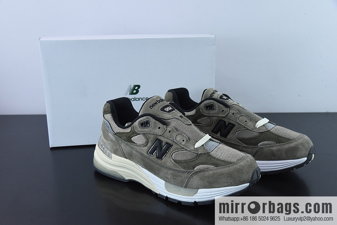 JJJJound x New Balance M992J2 joint president Vintage jogging shoes, black and gray
