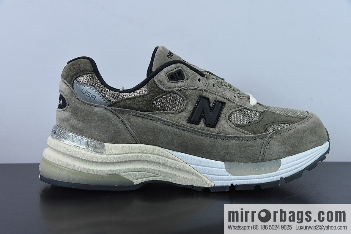 JJJJound x New Balance M992J2 joint president Vintage jogging shoes, black and gray