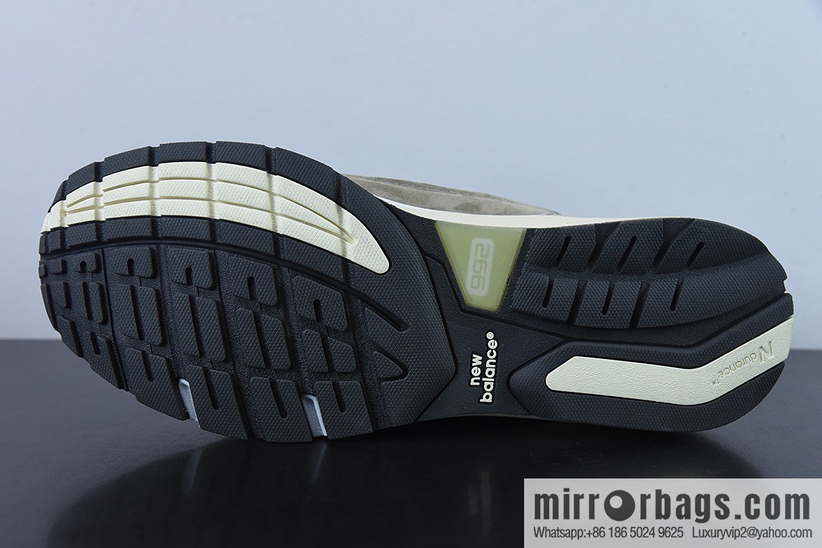 JJJJound x New Balance M992J2 joint president Vintage jogging shoes, black and gray