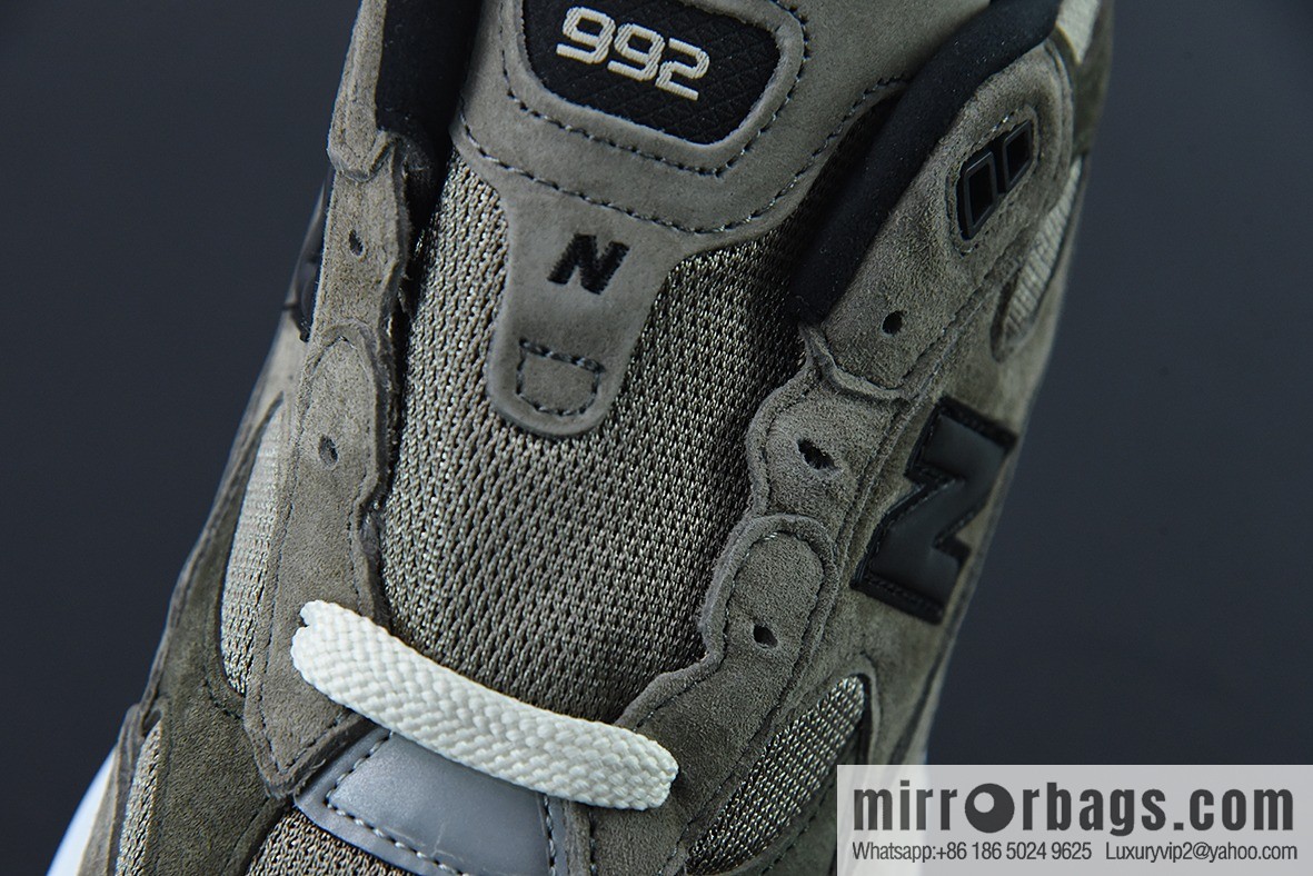JJJJound x New Balance M992J2 joint president Vintage jogging shoes, black and gray