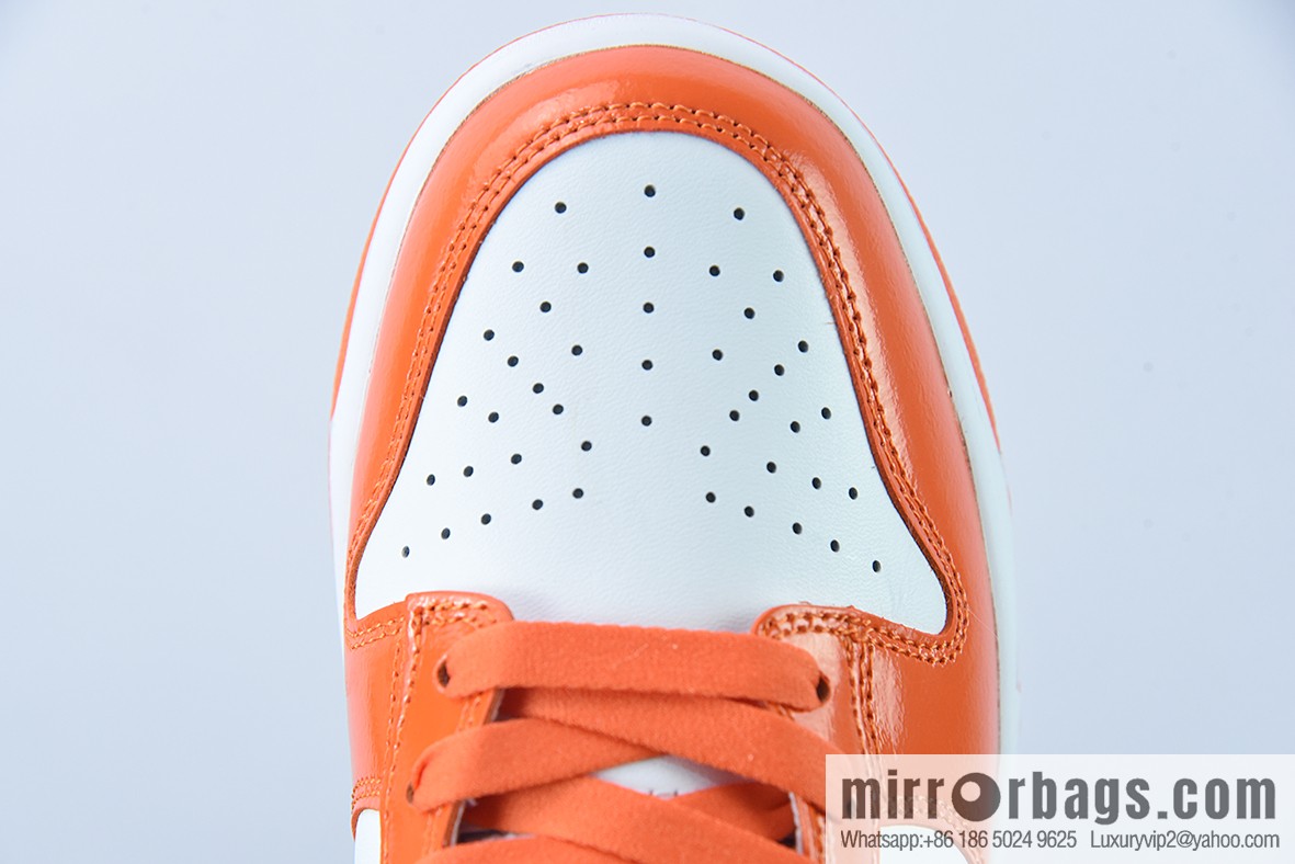 Nike SB Dunk Low patent leather pumpkin, white black orange Unisex sneakers of the same style, item number: DJ9955-800
