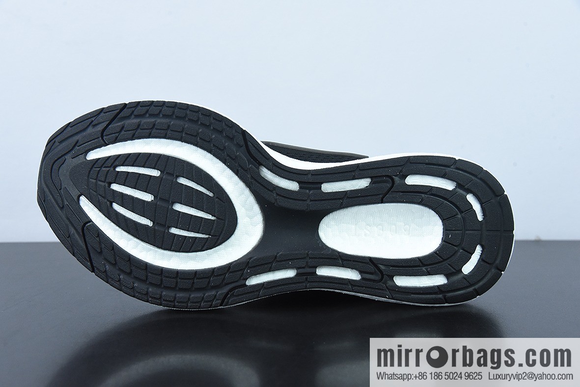 AD Pureb Boost hd Wnte U MEN new color scheme UB8.0 black and white Unisex sneakers of the same style item number: GZ5174