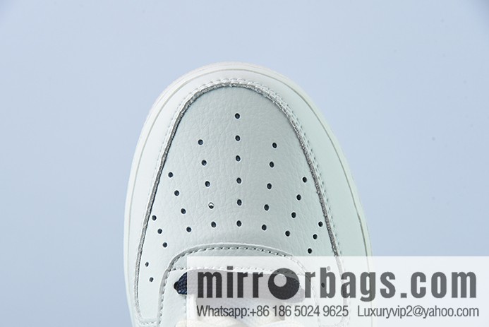 Air Force 1 '07 Mid series marked white and black small hook, Air Force One Zhongbang NT2969-013