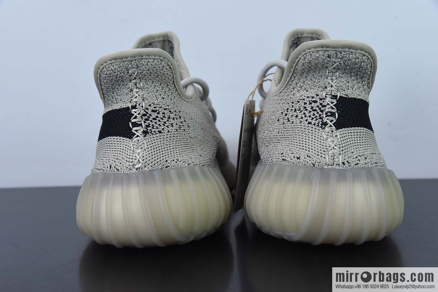 Coconut/Yeezy 350V2 Gray Black Unisex sneakers of the same style Item number: HP7870