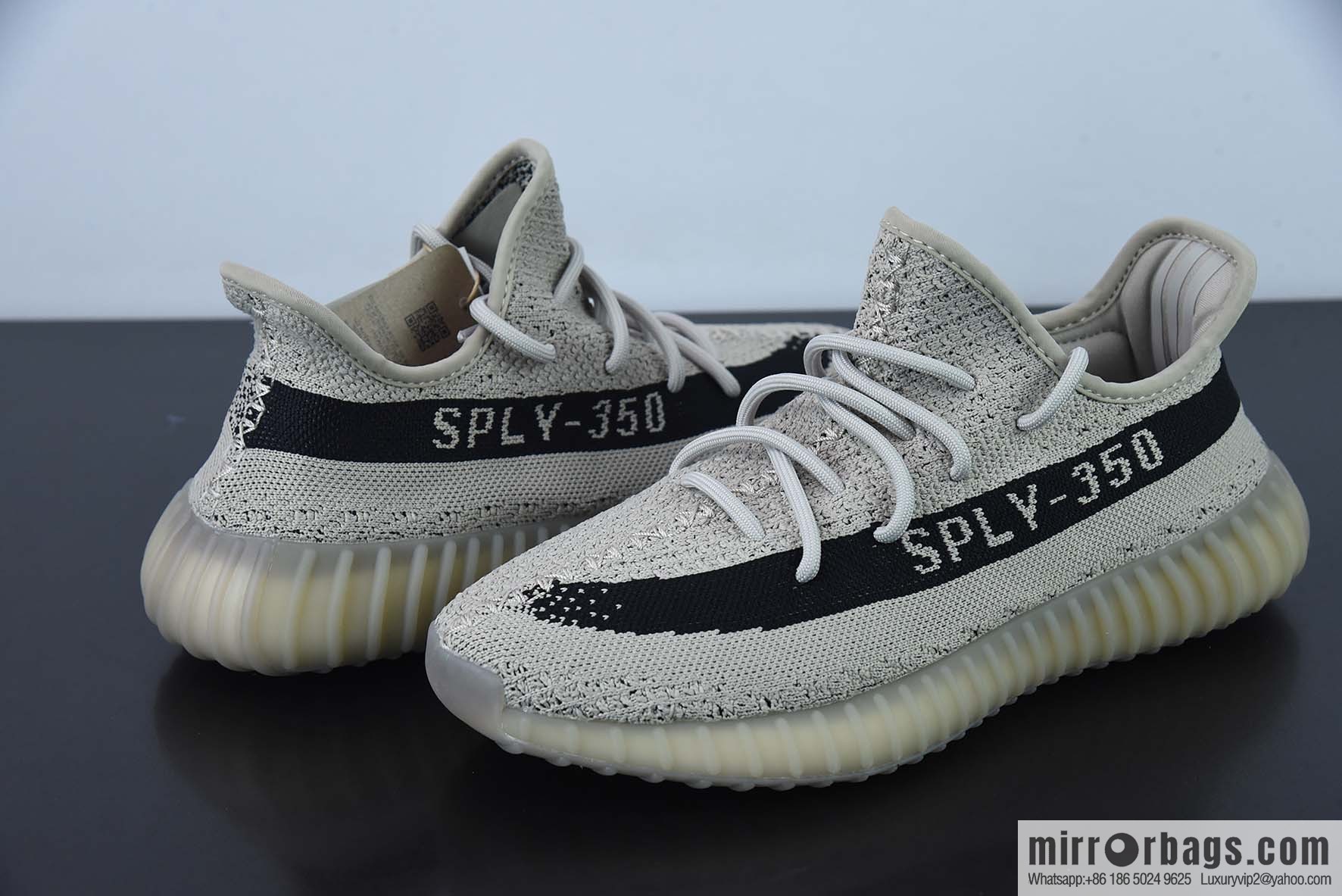 Coconut/Yeezy 350V2 Gray Black Unisex sneakers of the same style Item number: HP7870