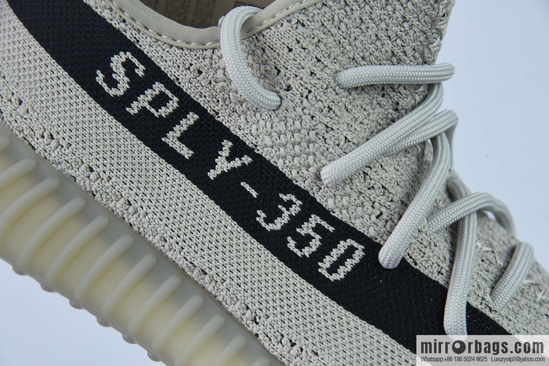Coconut/Yeezy 350V2 Gray Black Unisex sneakers of the same style Item number: HP7870