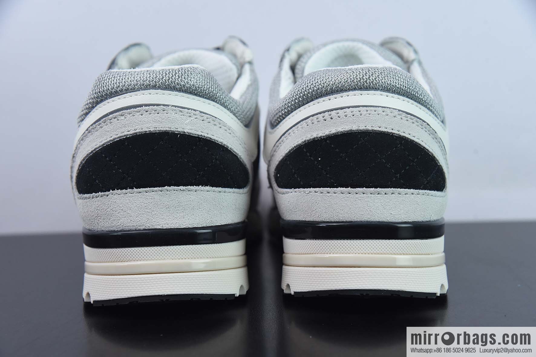 CHANEL Chanel 2022 top sports series, white gray and black, item number: G39068.