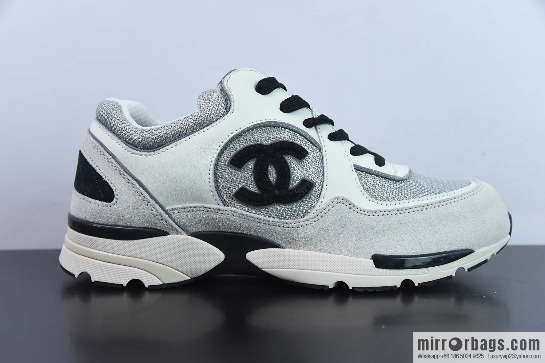 CHANEL Chanel 2022 top sports series, white gray and black, item number: G39068.
